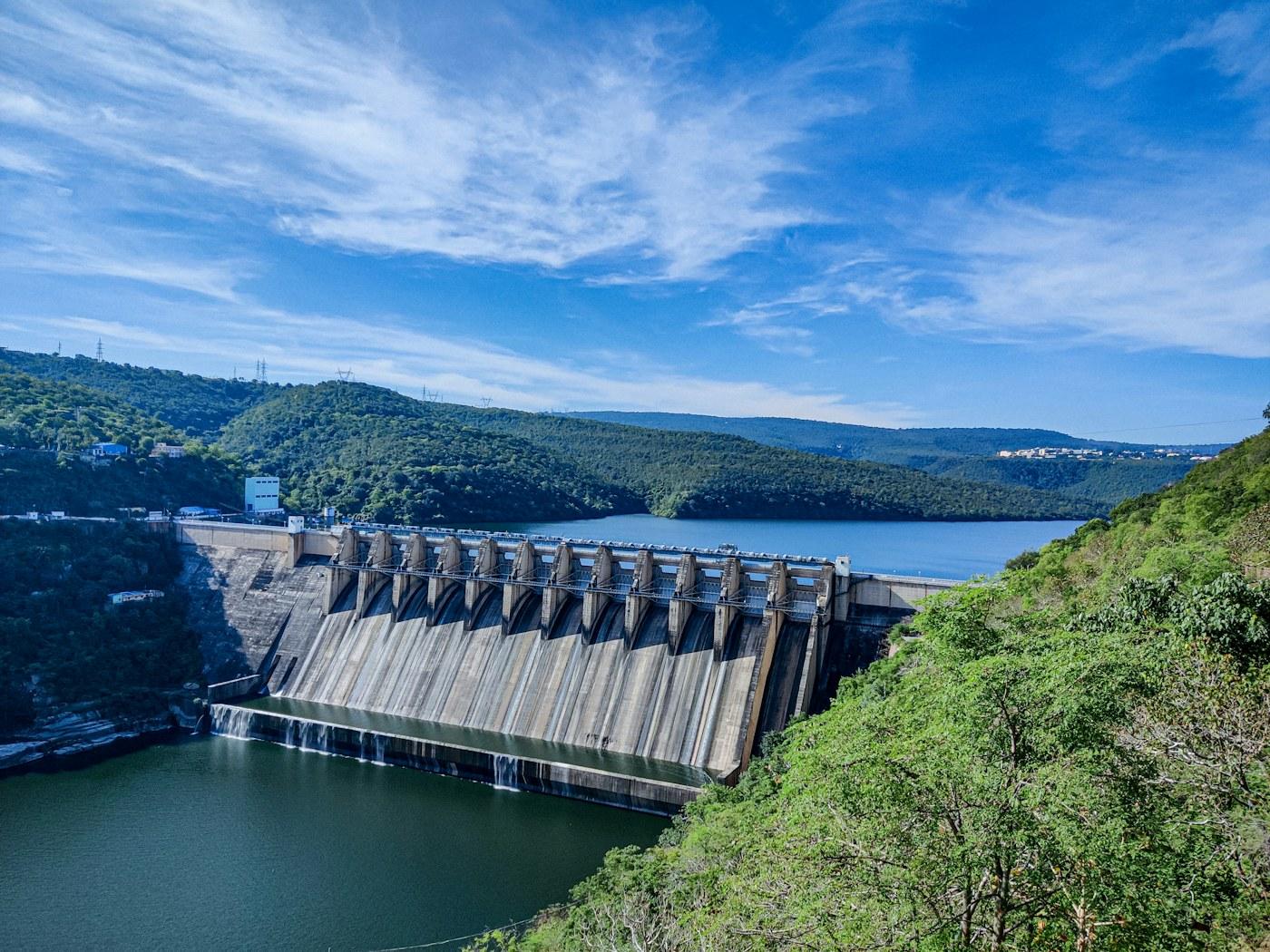 Hydroelectric dam beside a reservoir